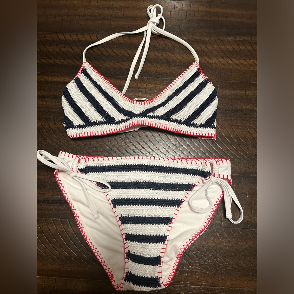 Xhilaration Girls 2pc Crocheted,  Swimsuit  Size Medium